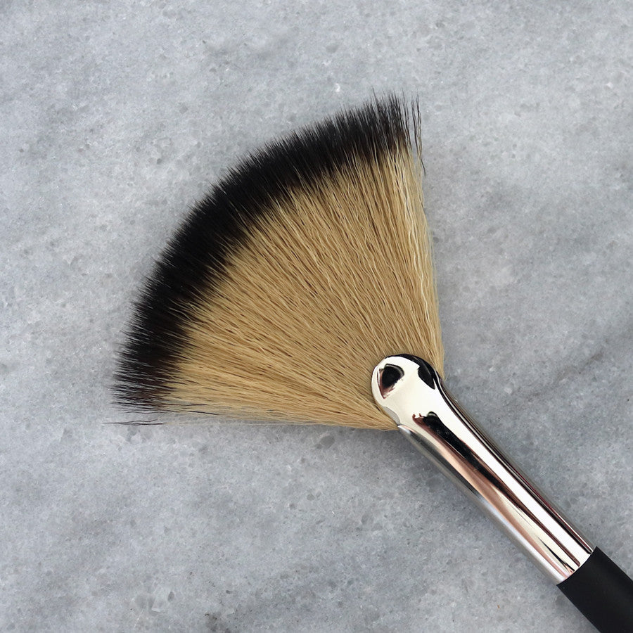 Shimmer Fan Brush