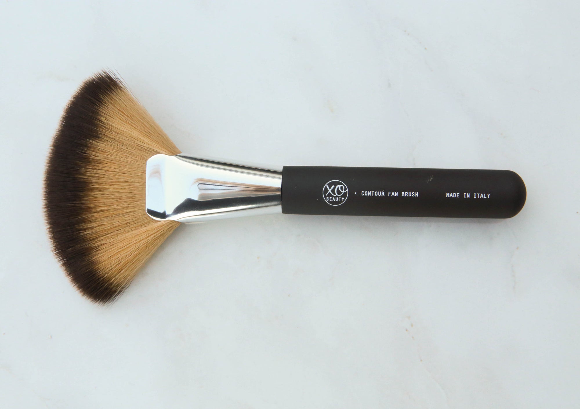 Contour Fan Brush